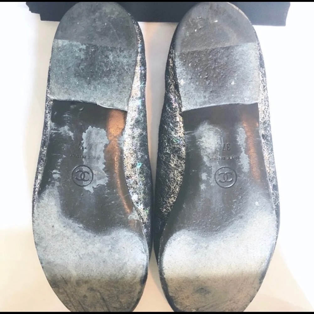 CHANEL 37.5 Holographic Iridescent Flats - Picture 7 of 7